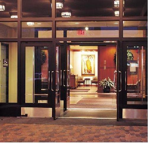 Radisson Hotel Milwaukee West Wauwatosa Interior photo