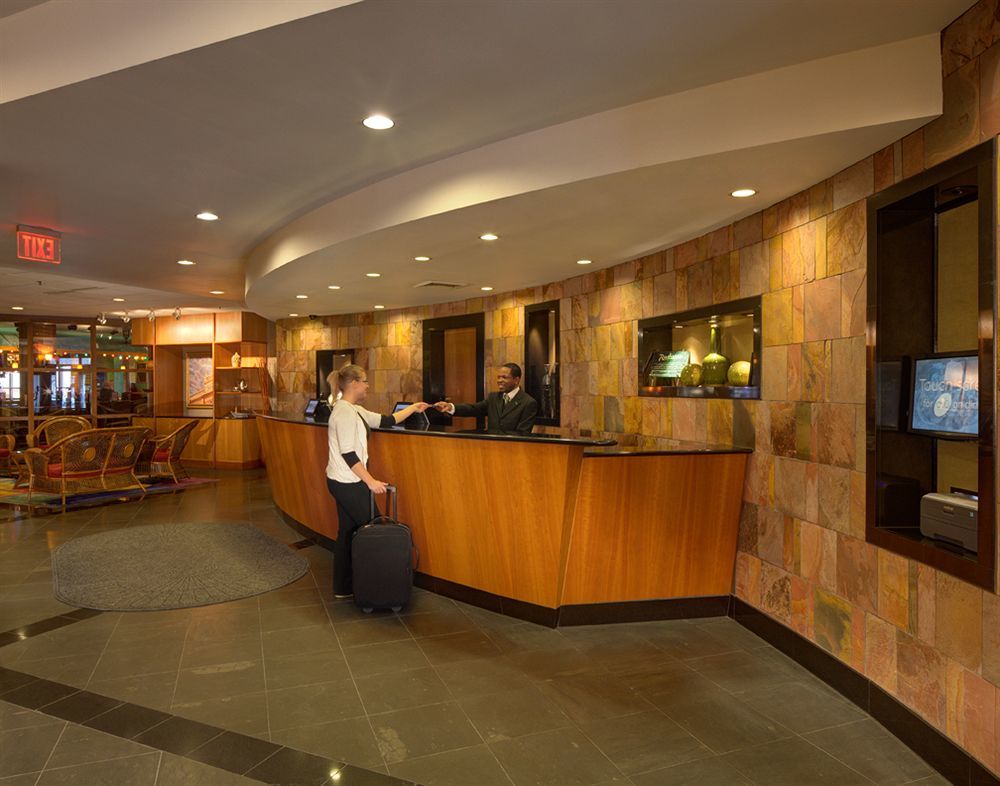 Radisson Hotel Milwaukee West Wauwatosa Exterior photo